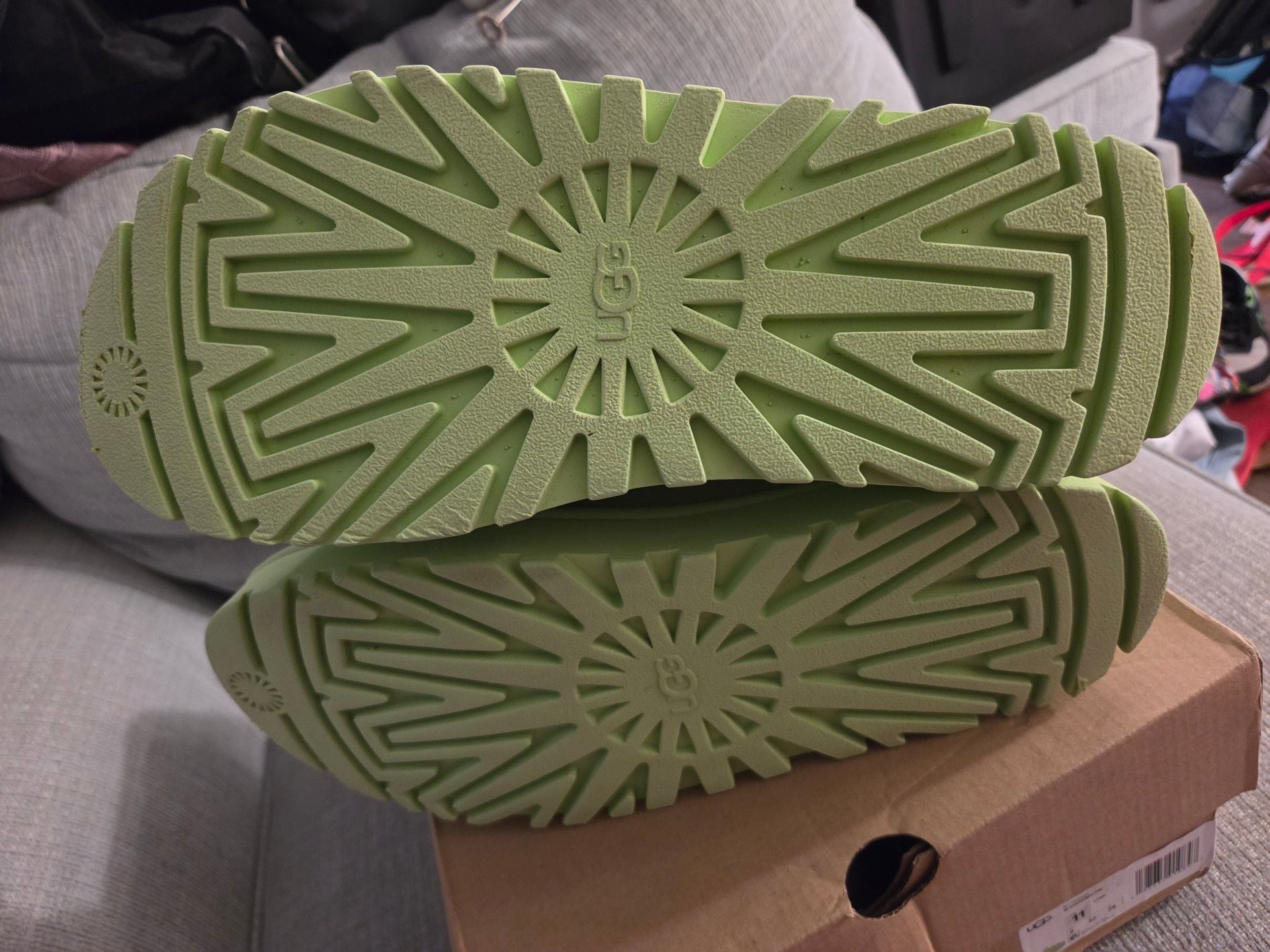 UGG GoldenGlow Sandal Size 11 Chartreuse Green New with Box 6