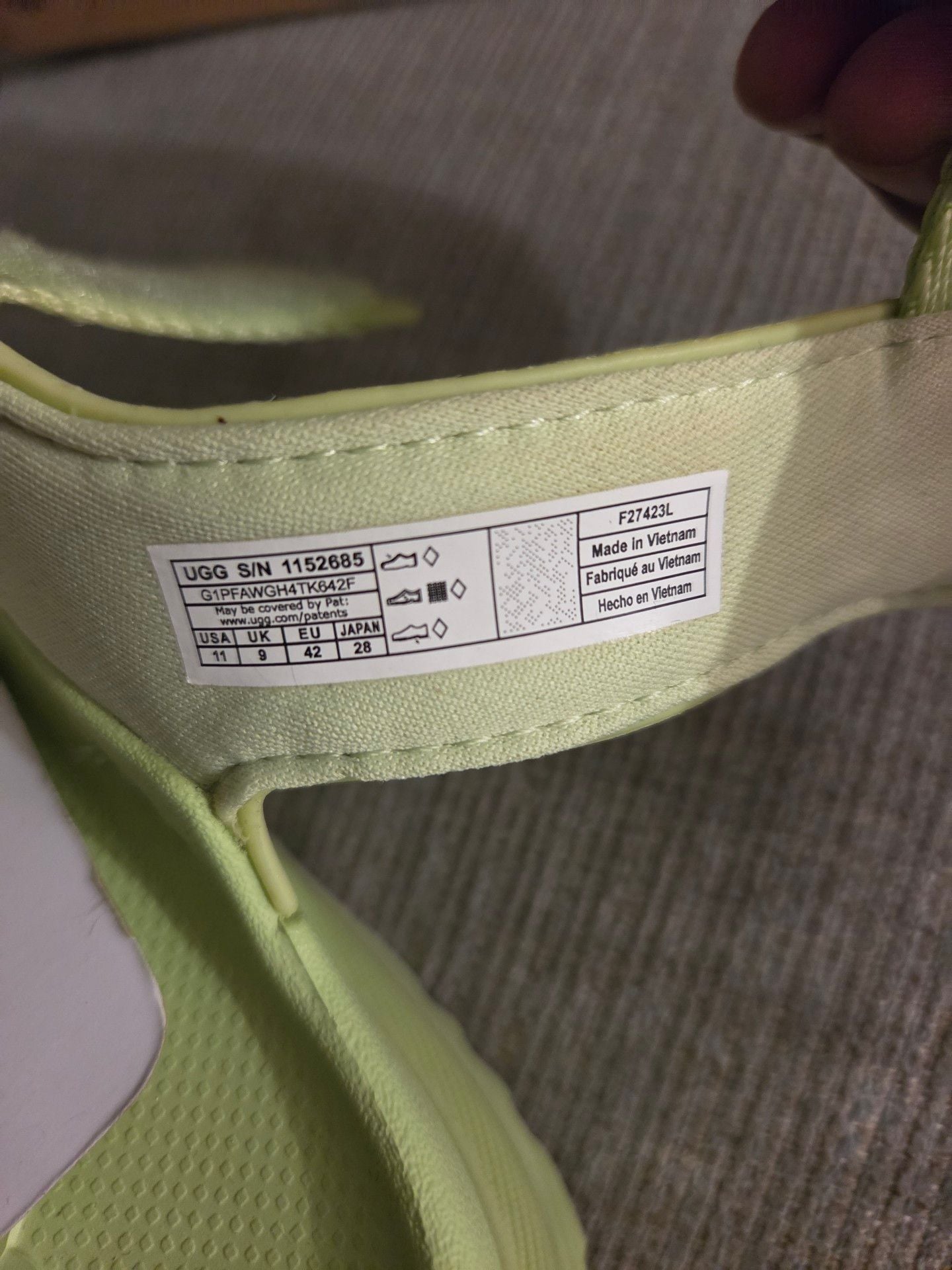 UGG GoldenGlow Sandal Size 11 Chartreuse Green New with Box 7