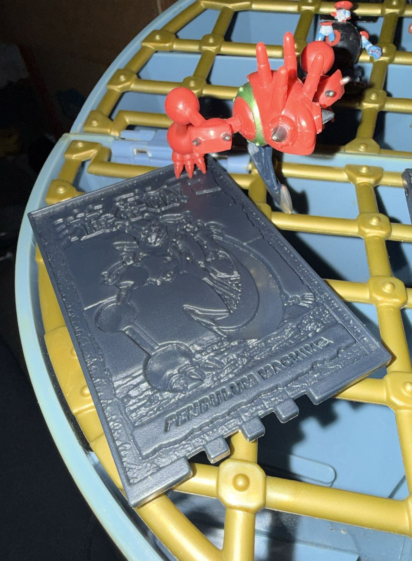 Yu-Gi-Oh Pendulum Machine figure and arena base card 2