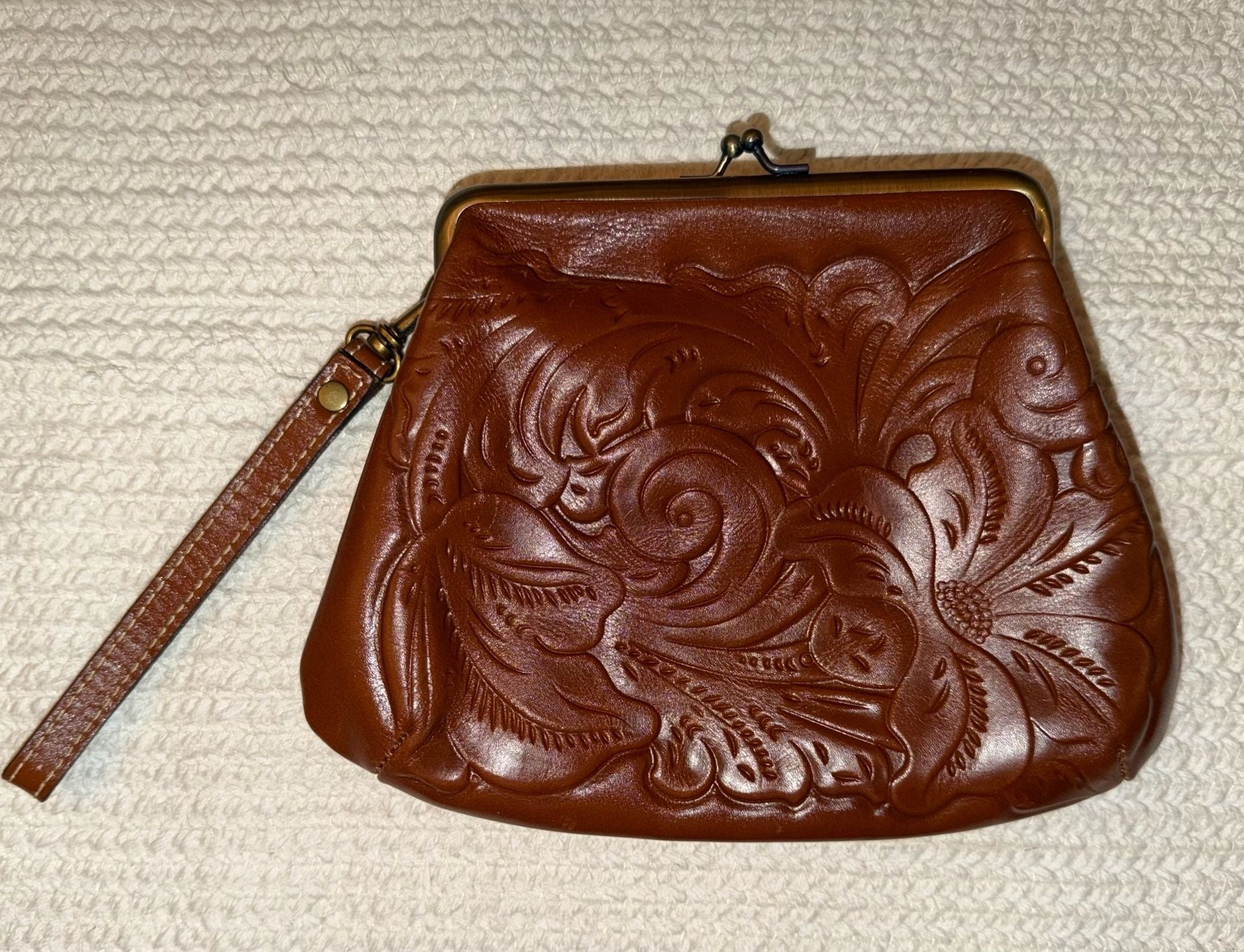 Patricia Nash Savena Tooled Leather Kiss-Lock Wristlet 2