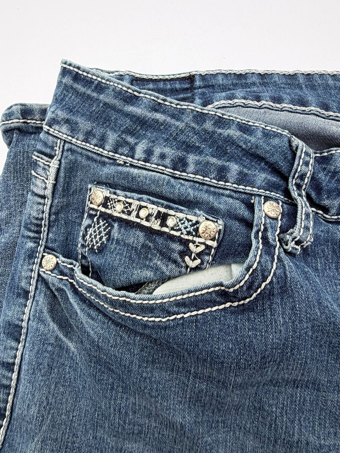 Love Indigo Jeans Size 18 Blue Denim Embellished Flap Pockets Bootcut 6