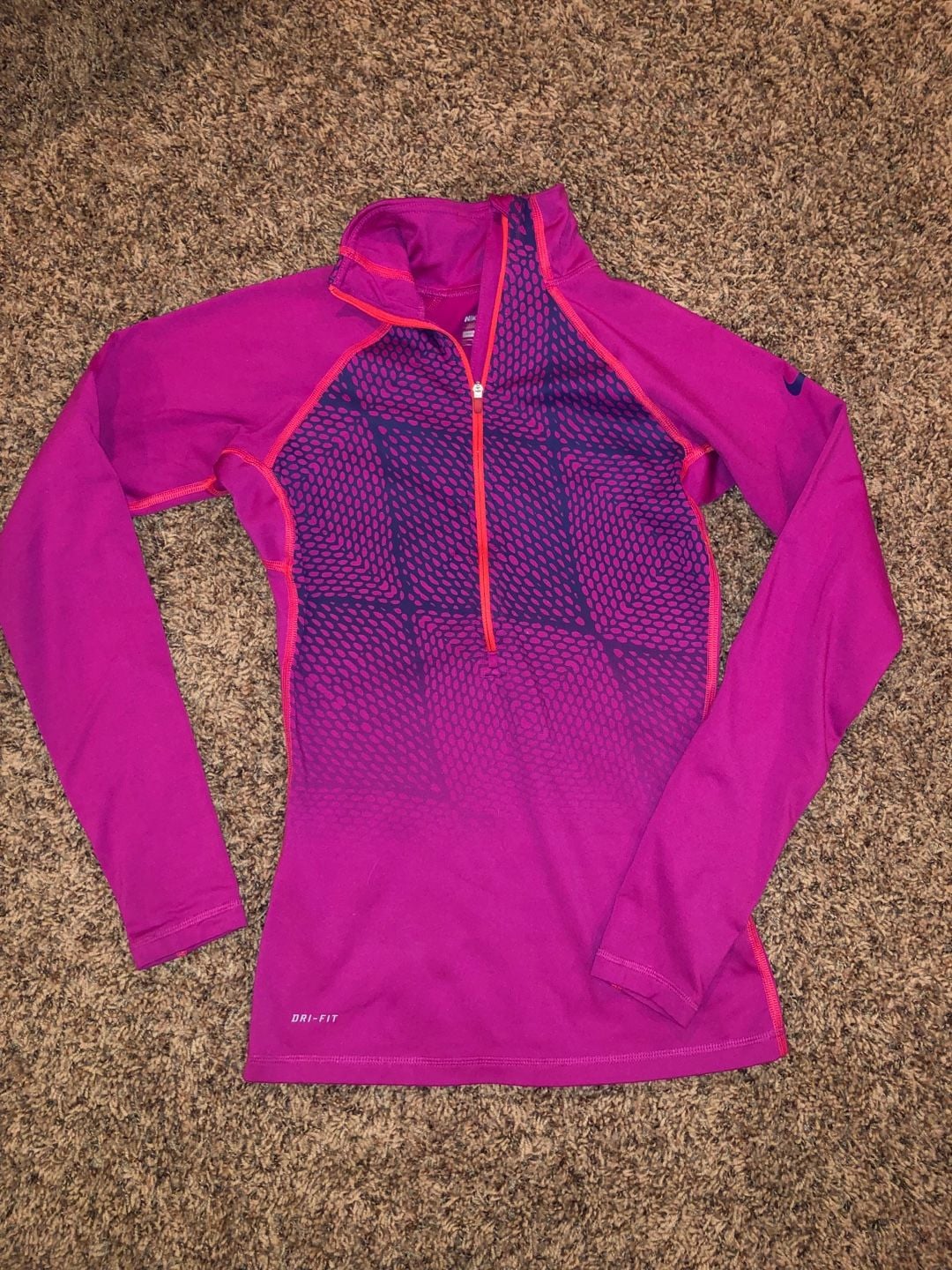 Nike Pro Dri-Fit 1/2 Zip Pullover Size XS Pink Pattern Long Sleeve 2