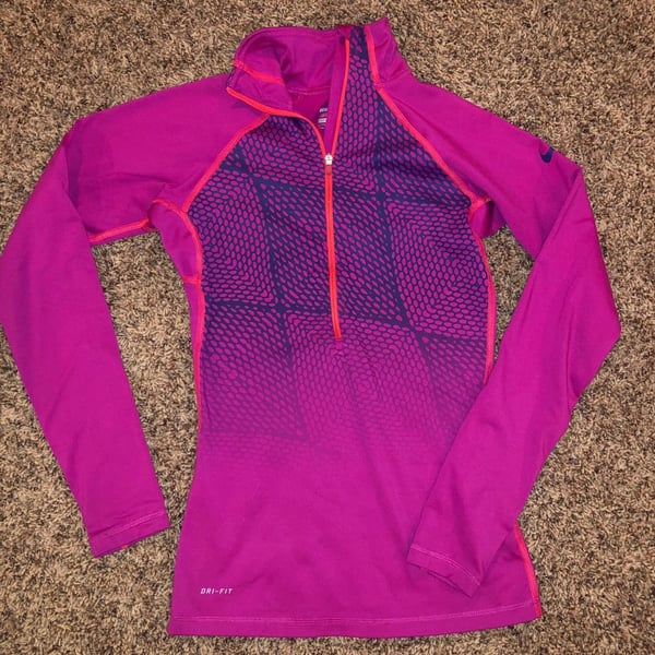 Nike Pro Dri-Fit 1/2 Zip Pullover Size XS Pink Pattern Long Sleeve