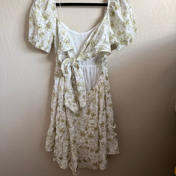 Floral Puff Sleeve Tiered Dress Size L Green White Tie Back cotagecore babydoll