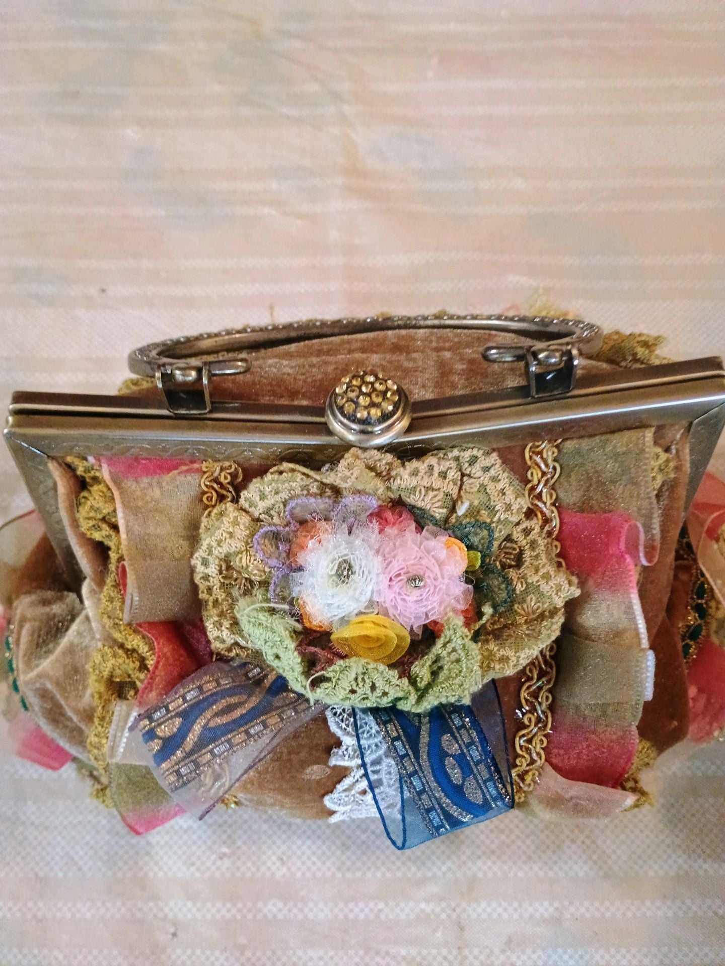 Vintage Mixed Media Velvet & Lace Kiss Lock Handbag 4