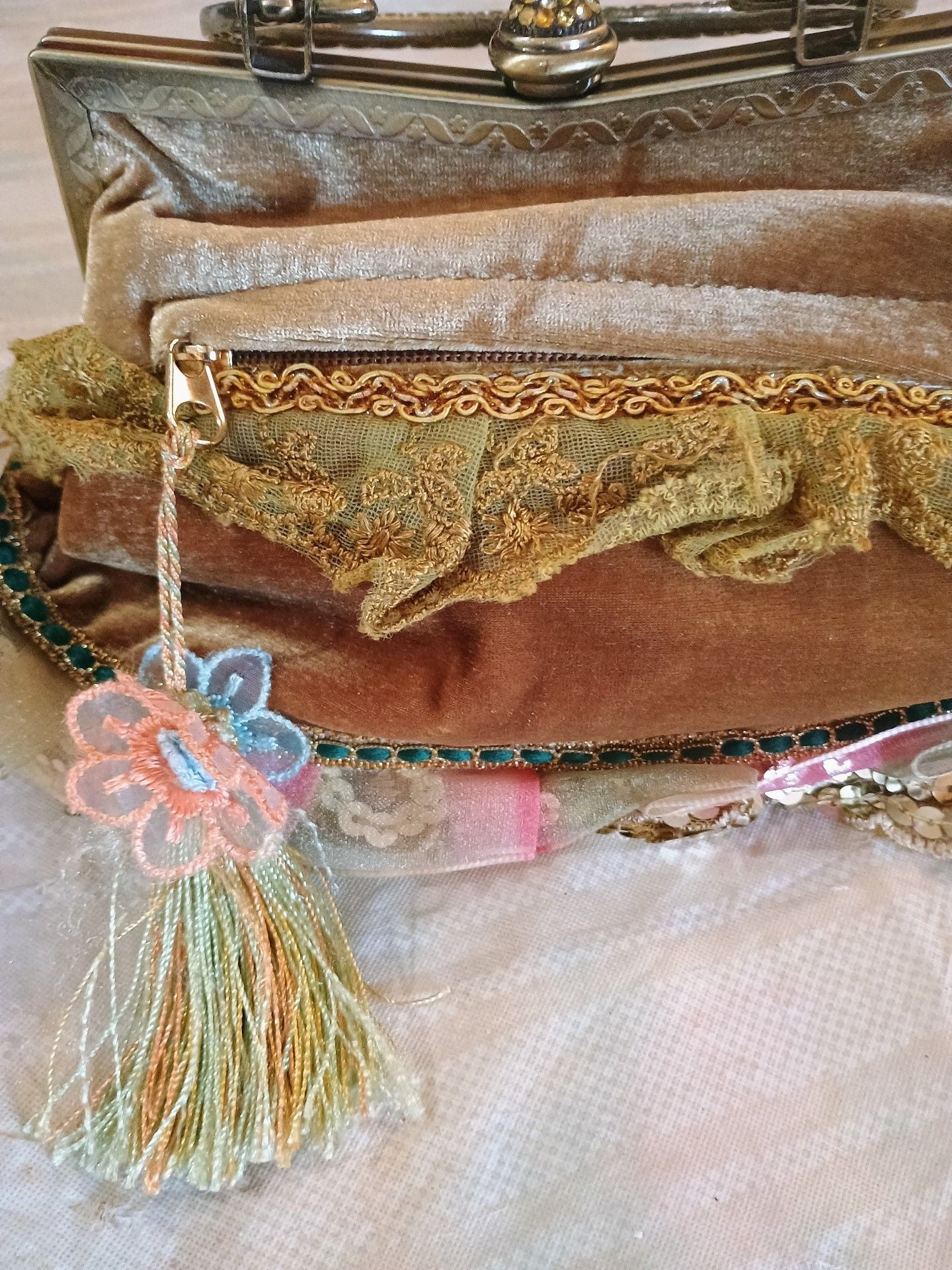 Vintage Mixed Media Velvet & Lace Kiss Lock Handbag 6