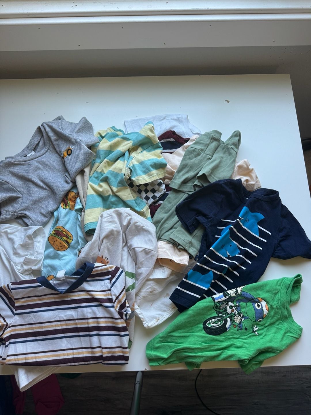 Toddler Boys Graphic Tee Bundle Size 2T 1
