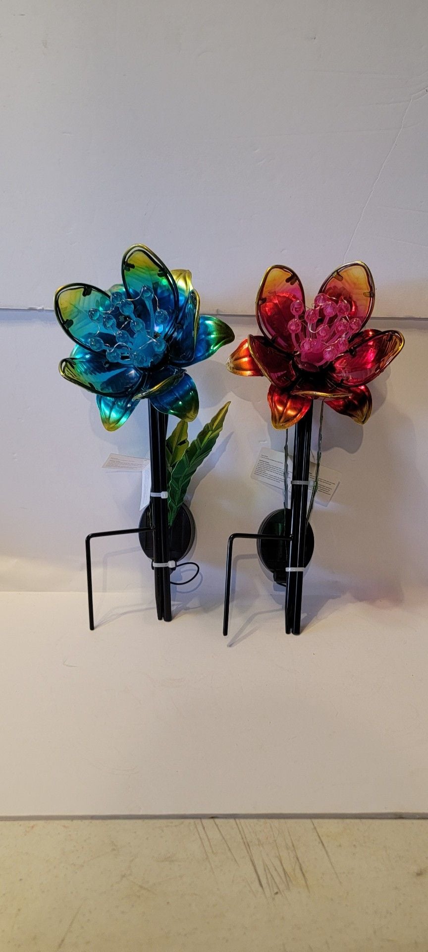 Solar Garden Stake Flower LED Metal Yard Light Set of 2 6