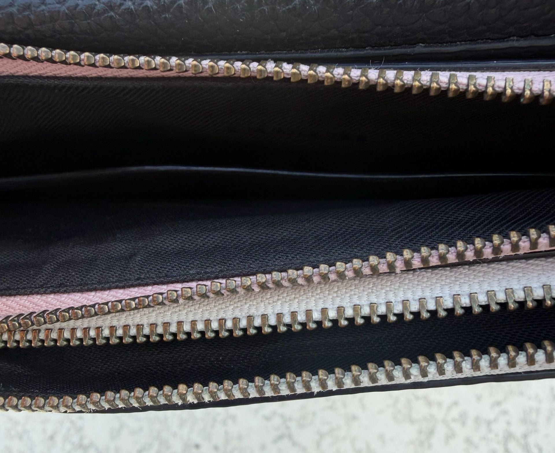 Coach 3 compartment, Black, Cream & Pink Leather Crossbody Bag 15