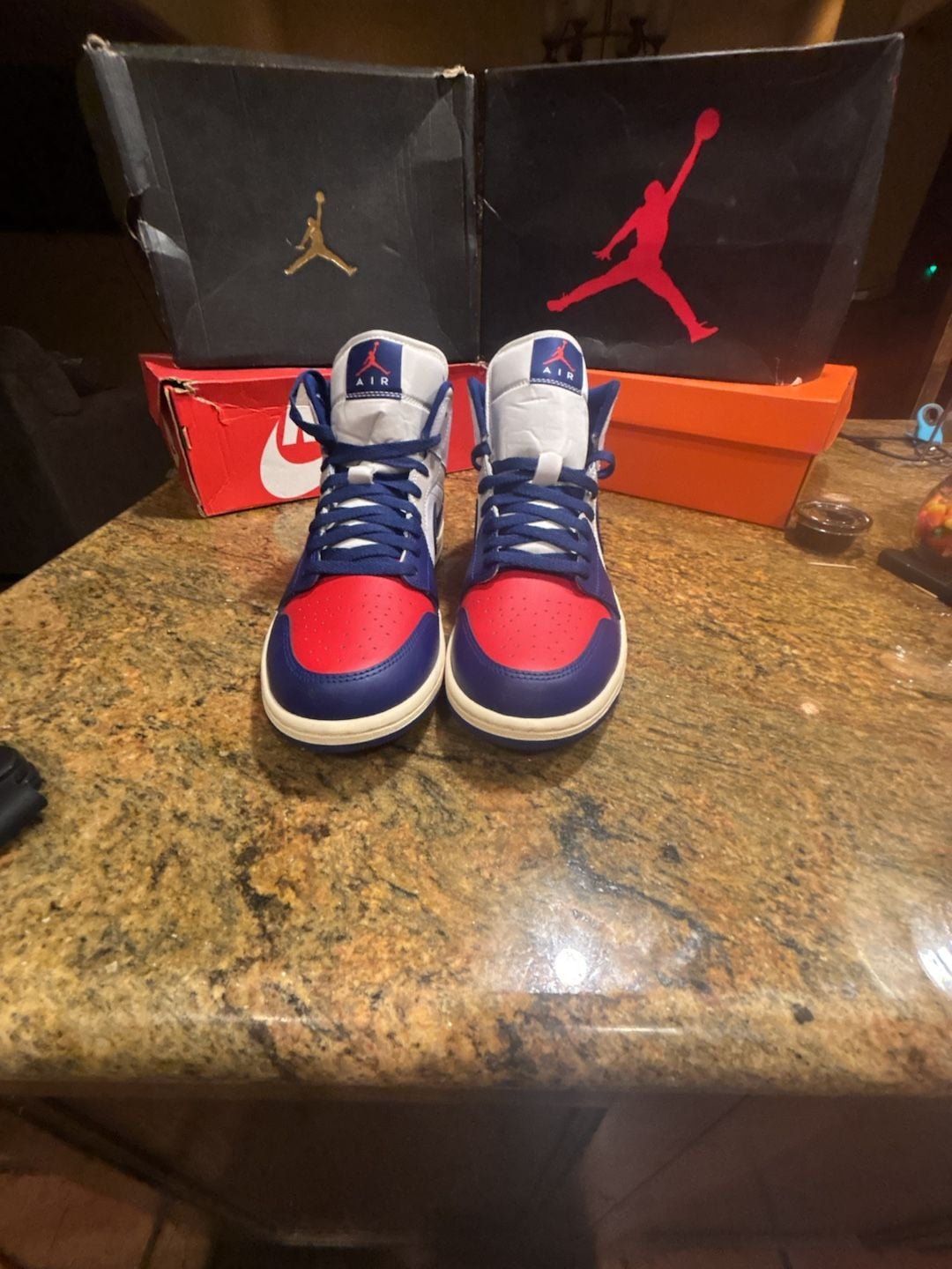 Nike Air Jordan 1 Mid size 10 3