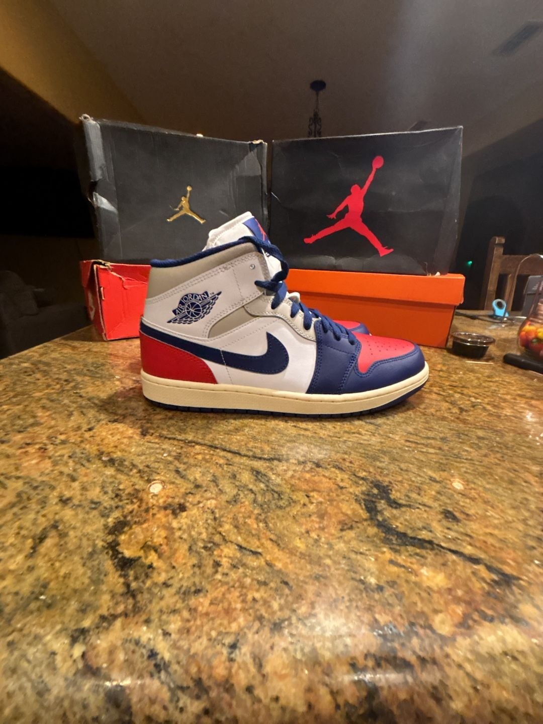 Nike Air Jordan 1 Mid size 10 6