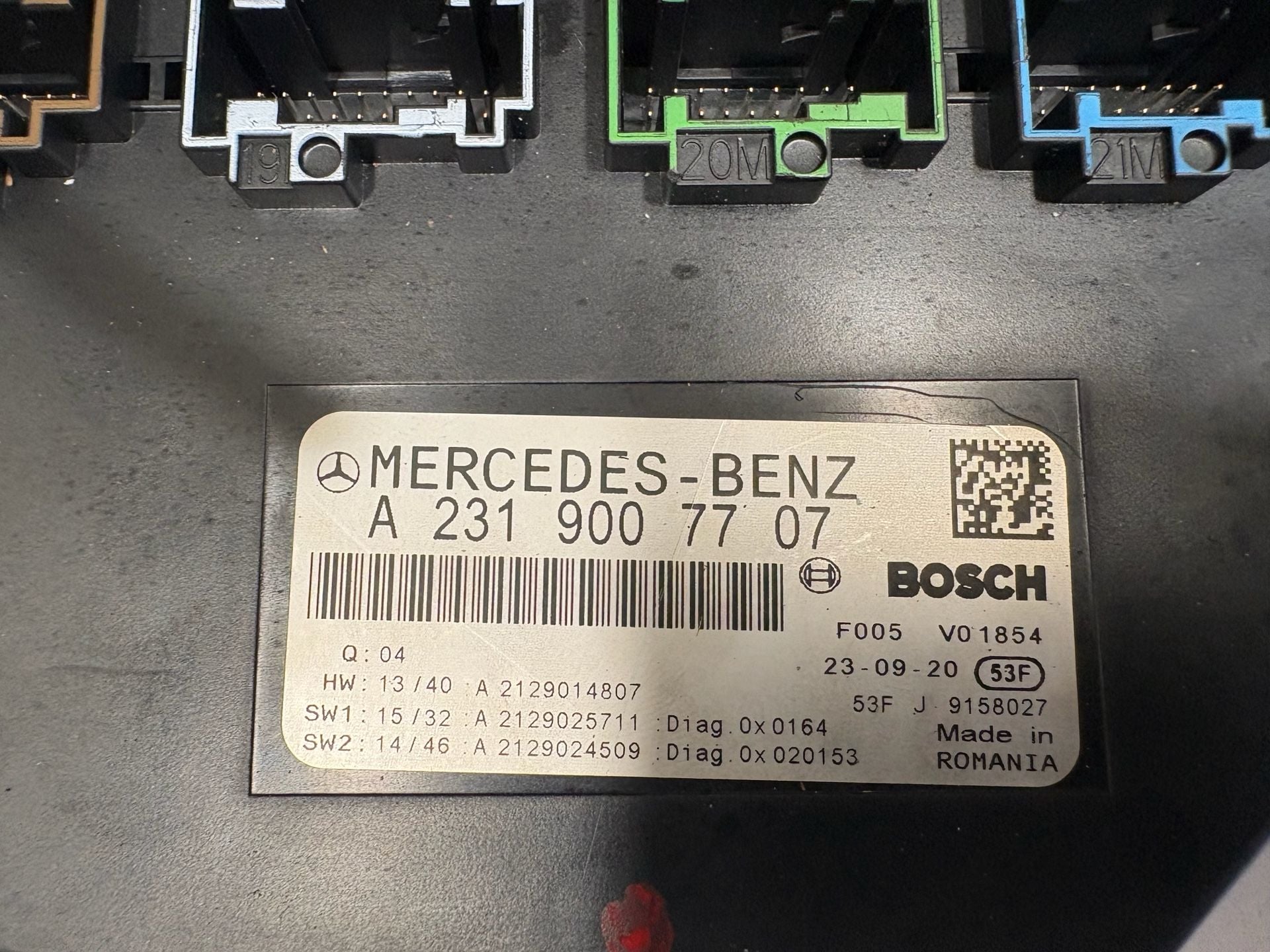 08-14 Mercedes C300 W204 Front SAM Fuse Box Relay Module A2319007707 OEM 7