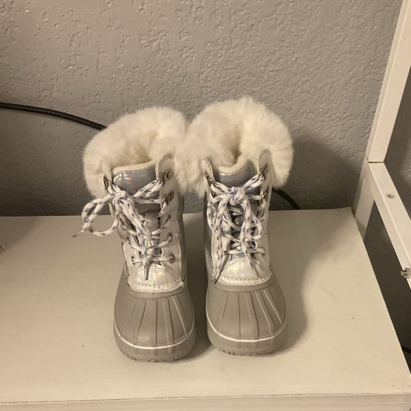 London Fog Icelyn Snow Boots Silver White Faux Fur