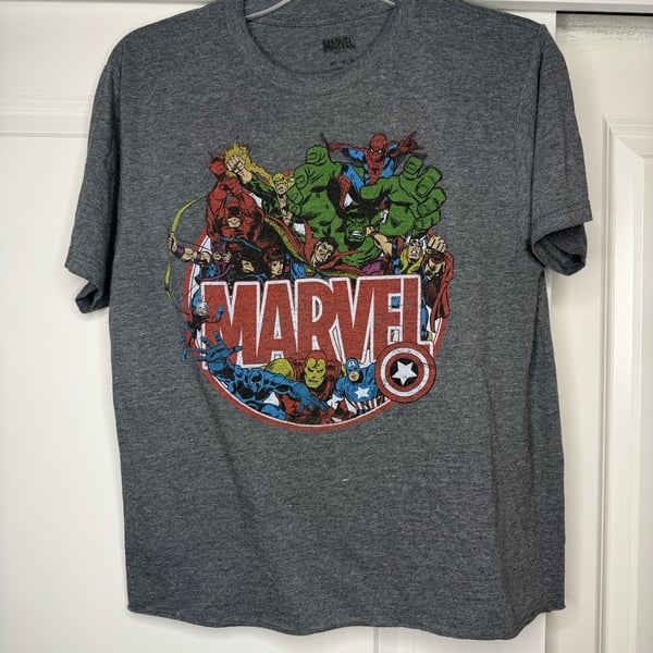 Marvel Graphic T-Shirt Size M Gray Comics Heroes