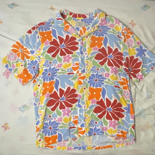 Thread Wave Floral Short Sleeve Button Down Shirt