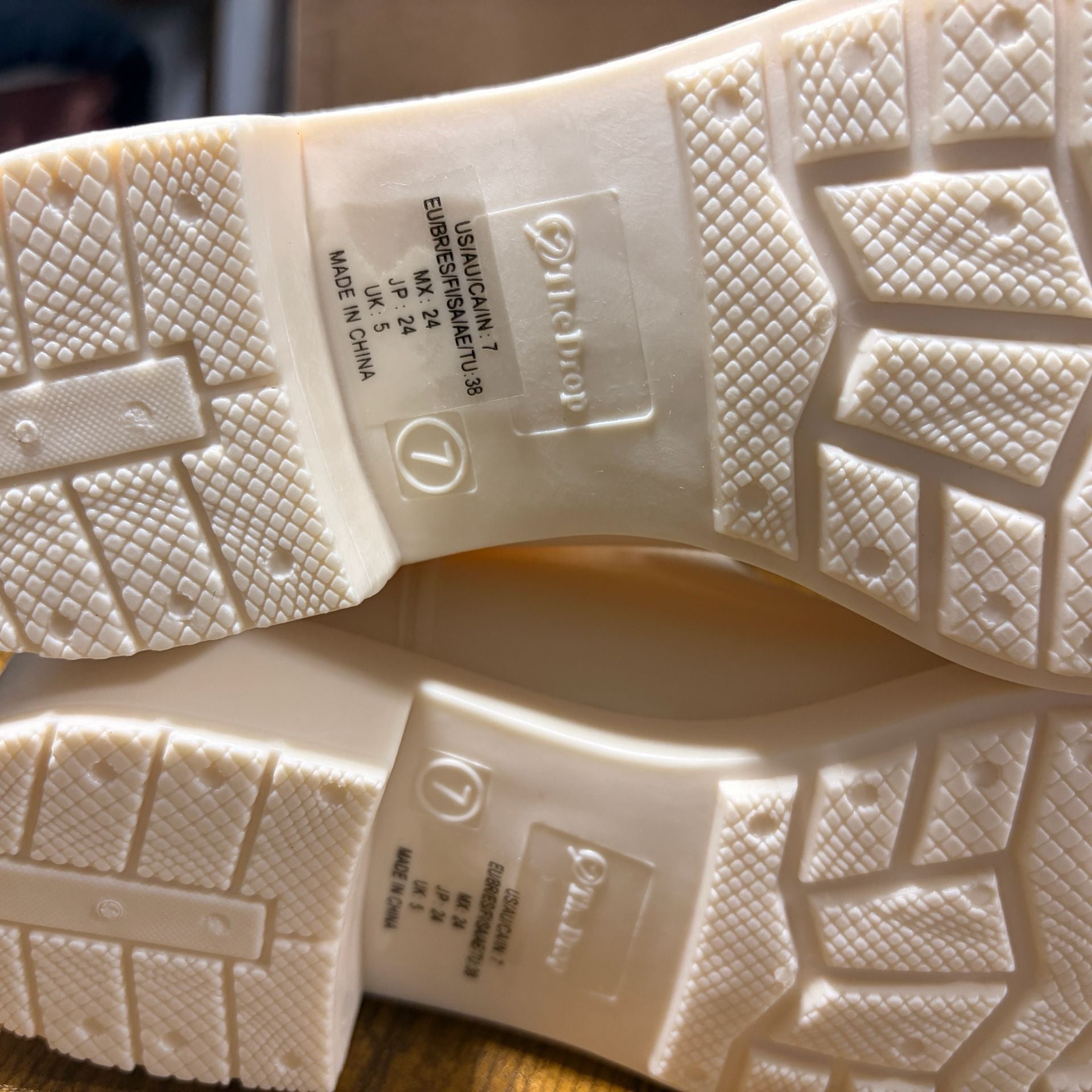 The Drop Rain Boot Size 6 & 7 White 6