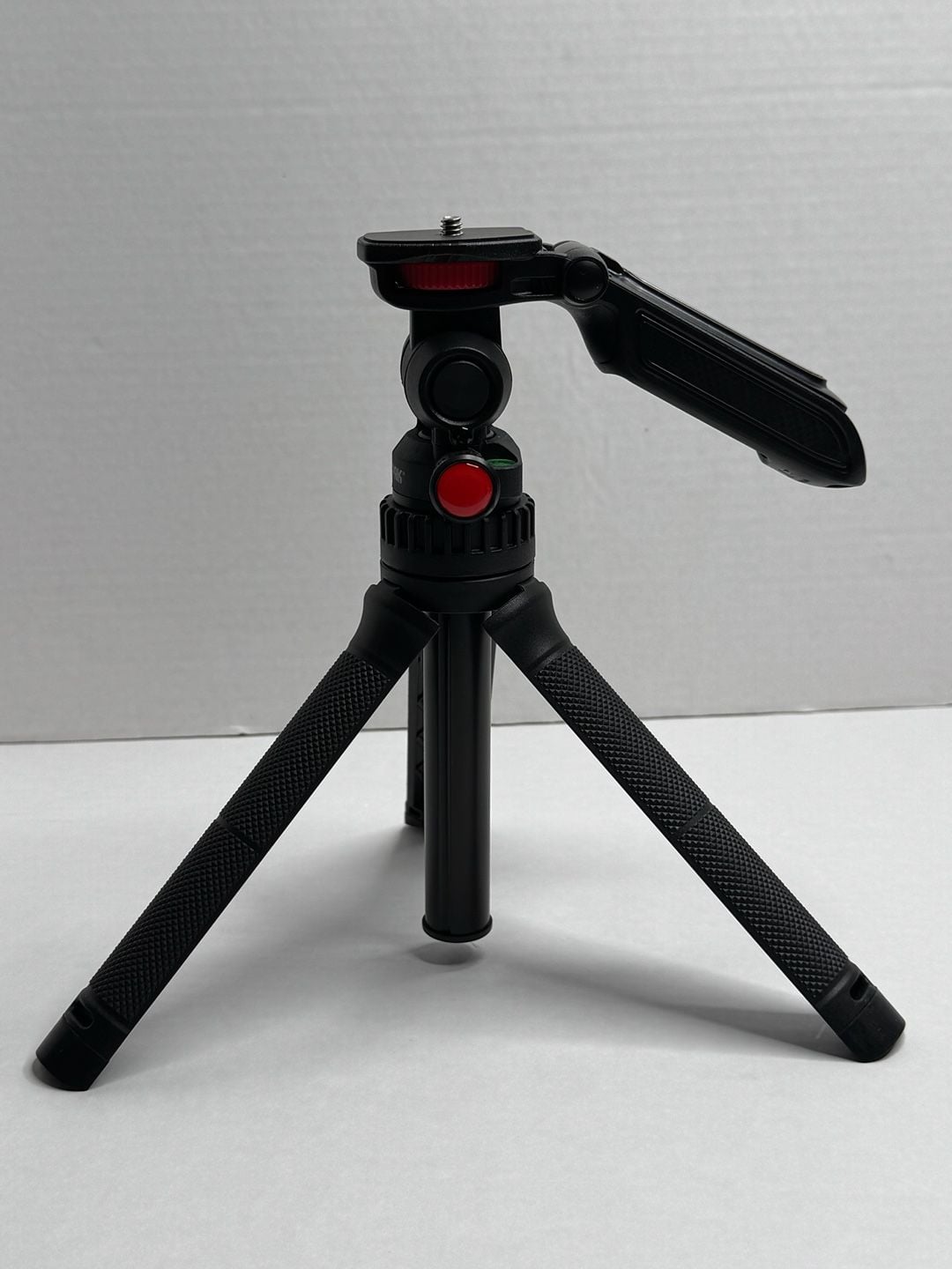 Sunpak Multi Use 29.5 Inches Tripod - Open Box - , 2