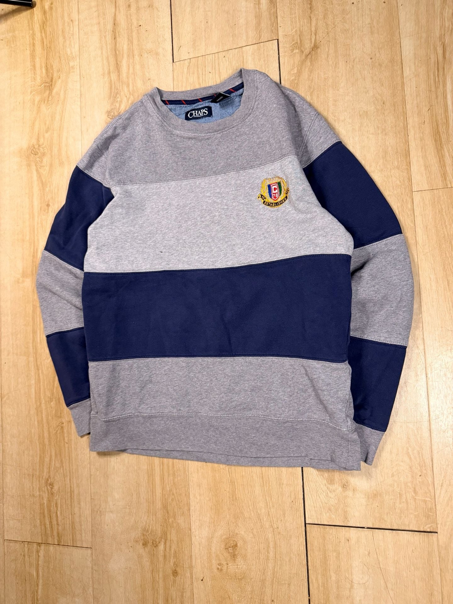 Chaps Sweatshirt Grey Navy Blue Striped Colorblock Crest 3