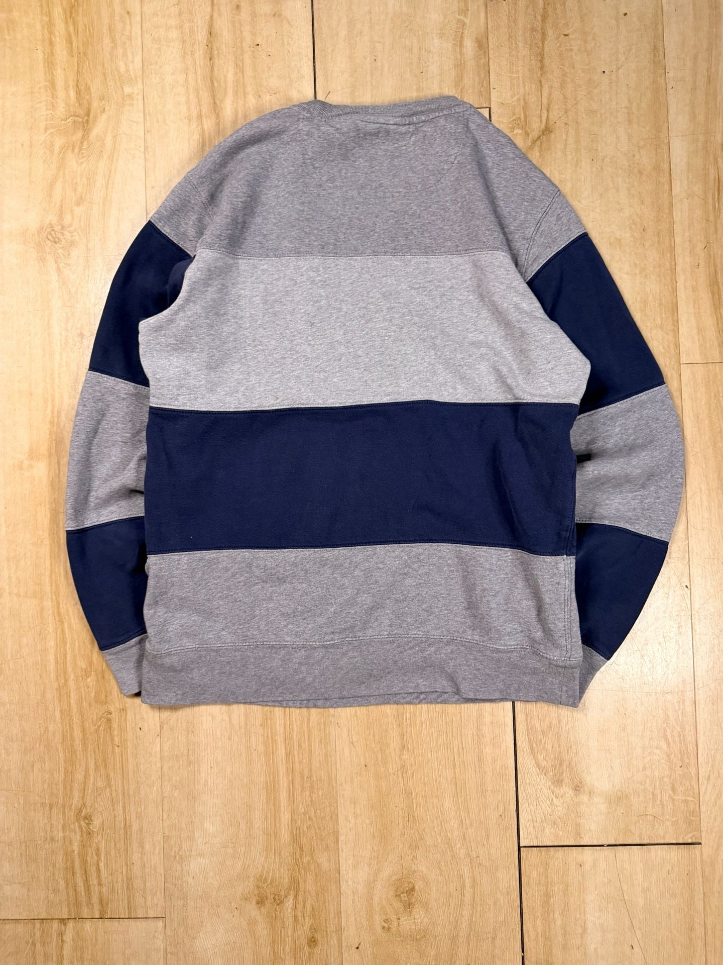 Chaps Sweatshirt Grey Navy Blue Striped Colorblock Crest 6