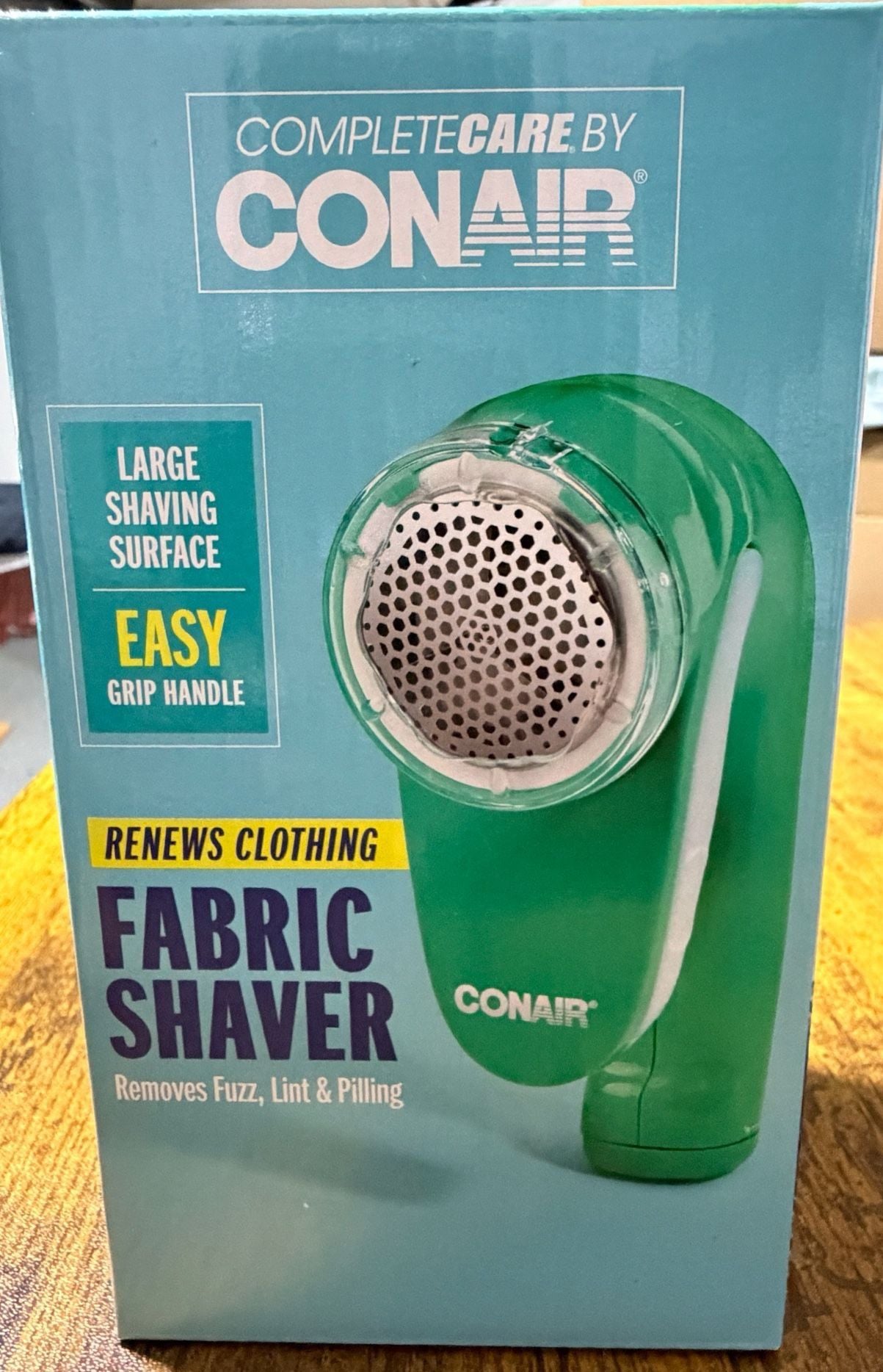 Conair CompleteCare Battery Operated Fabric Shaver Green 1