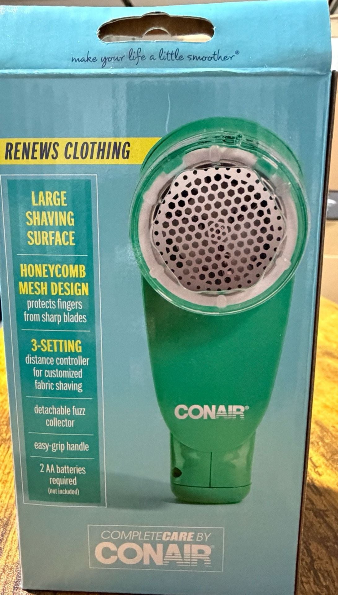 Conair CompleteCare Battery Operated Fabric Shaver Green 3