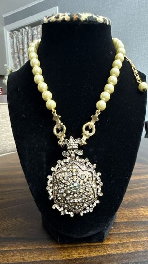 HSN Heidi Daus "UNFORGETTABLE LAVALIERE" Pearl Locket Drop Necklace 2