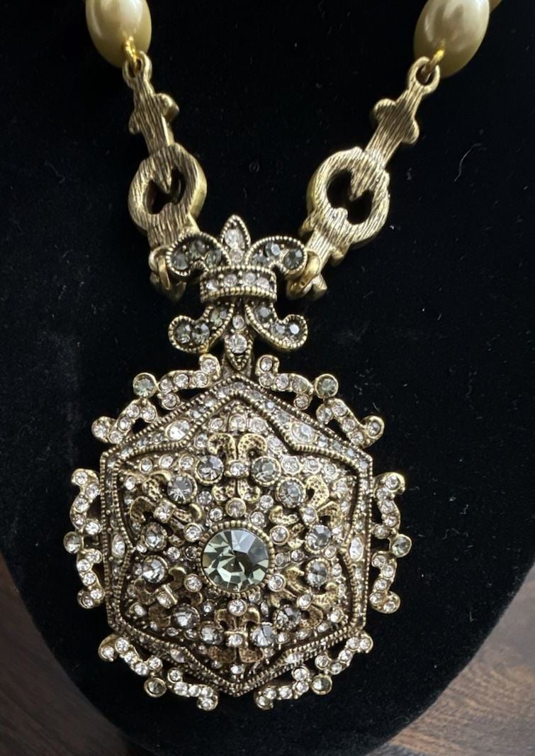 HSN Heidi Daus "UNFORGETTABLE LAVALIERE" Pearl Locket Drop Necklace 3