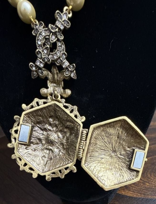 HSN Heidi Daus "UNFORGETTABLE LAVALIERE" Pearl Locket Drop Necklace 5
