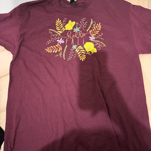 Gildan Hello Fall Floral T-Shirt Size L Maroon Dryblend Graphic Tee