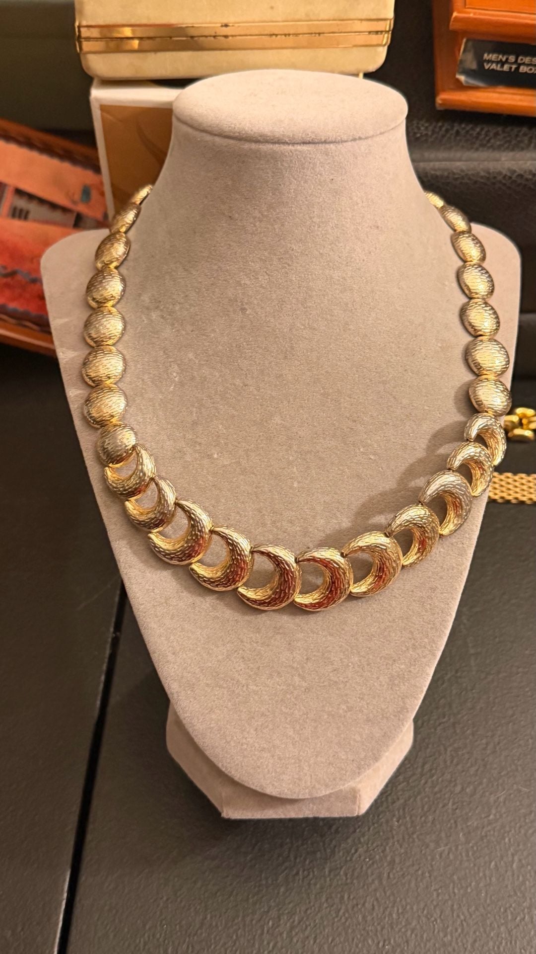 Liz Claiborne Textured Gold Tone Statement Collar Necklace 2