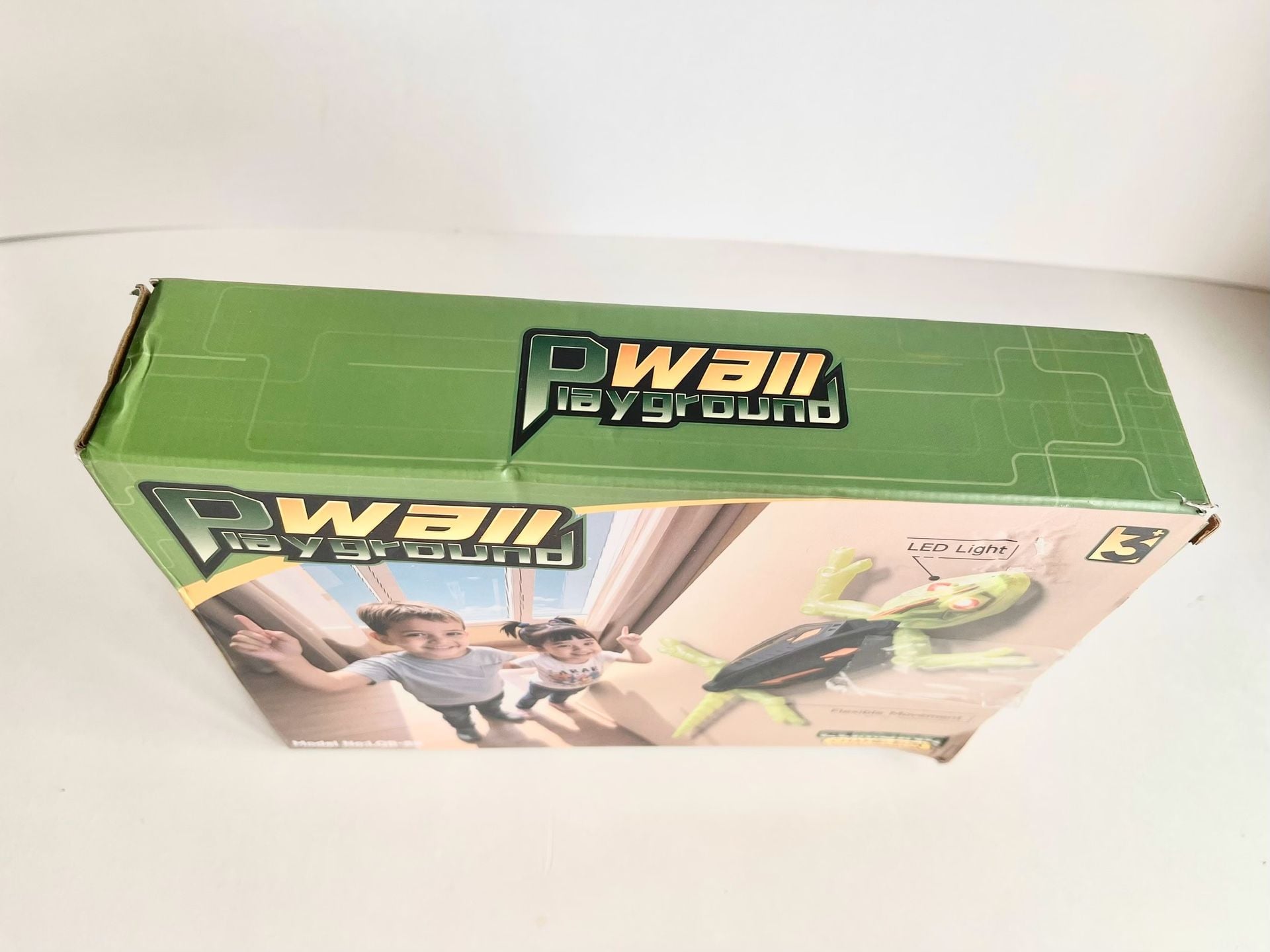 Wall Playground Climbing Chameleon LQB-88 RC Remote Control Toy 3