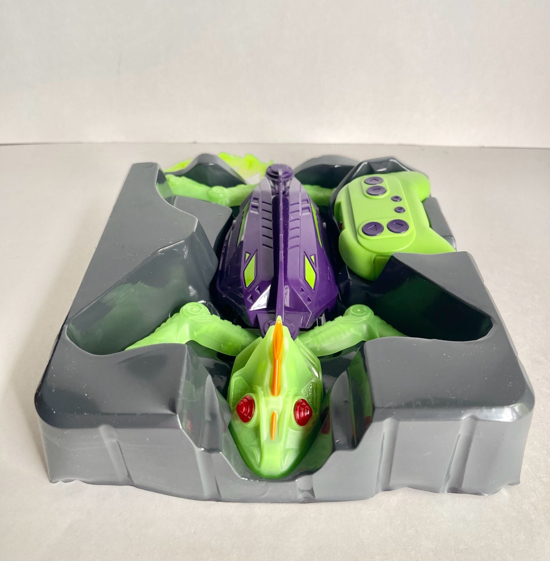 Wall Playground Climbing Chameleon LQB-88 RC Remote Control Toy 5