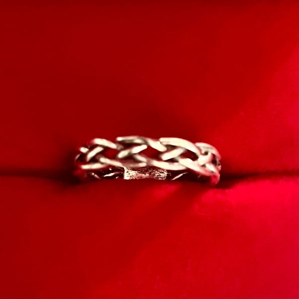 Woven Celtic Knot Titanium Steel Band Ring Size 6