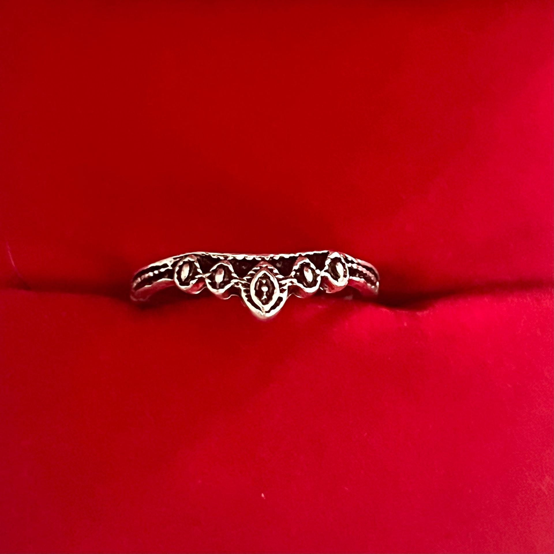 Vintage Silver Crown Titanium Steel Silver Band Size 6 3