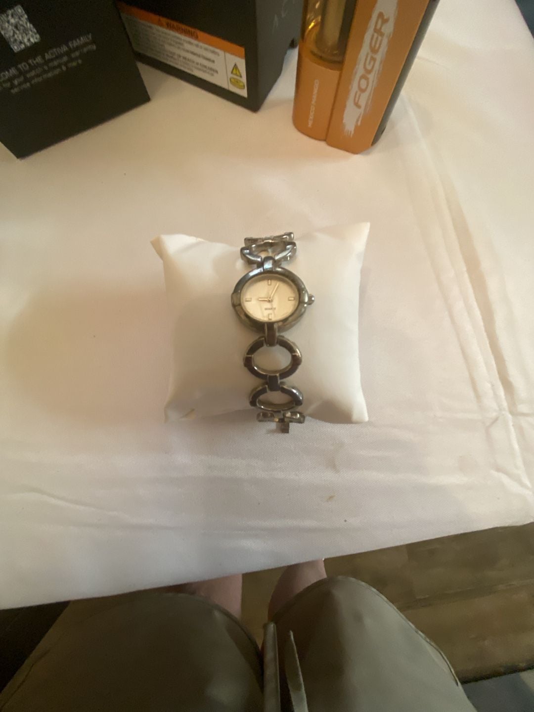 Avon Silver Tone Link Bracelet Quartz Analog Watch 2