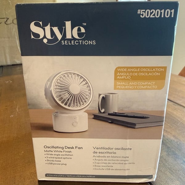 Style Selections Oscillating Desk Fan 4 in Matte White