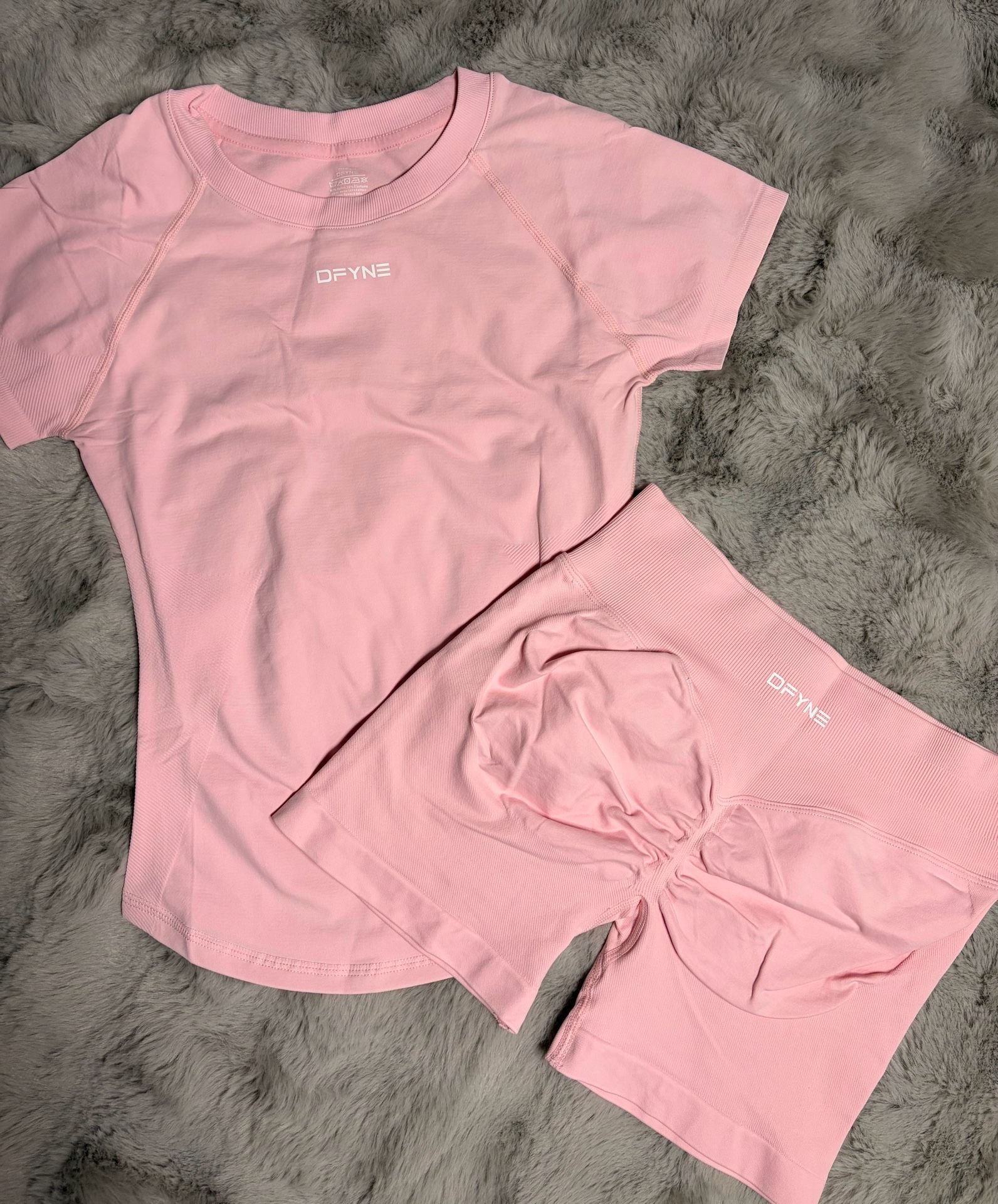 Dfyne Everyday Seamless Short Sleeve Top And Shorts Set Medium 1
