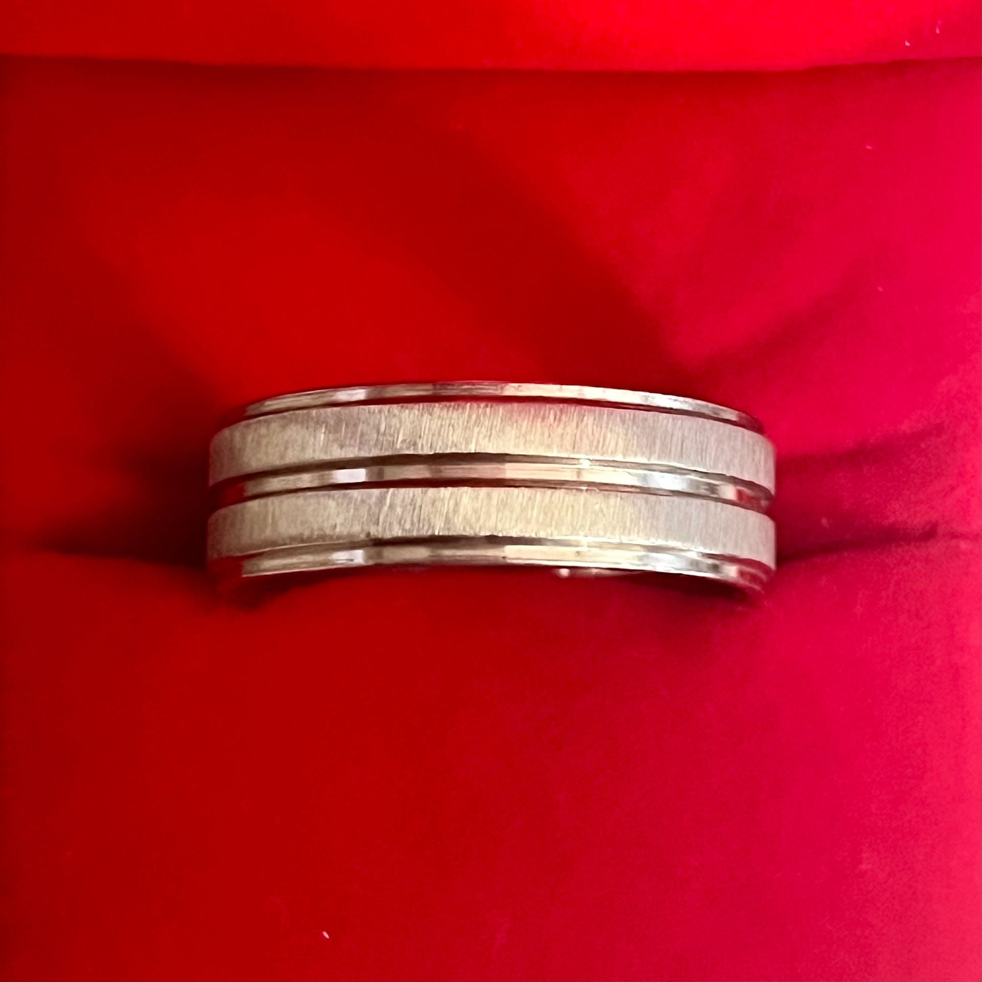 Classic Brushed Grooved Titanium Steel Silver 8mm Band Ring Size 13 3