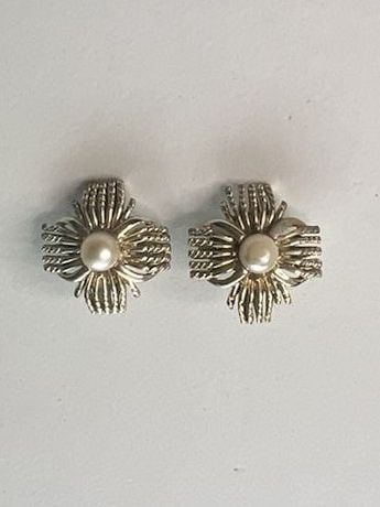Vintage Sarah Coventry Silver Tone Faux Pearl Flower Clip On Earrings 2