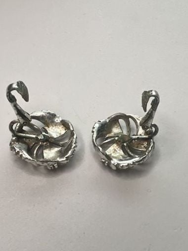 Tara Vintage Silver Tone Swirl Clip Earrings Mid Century Costume Jewelry 4