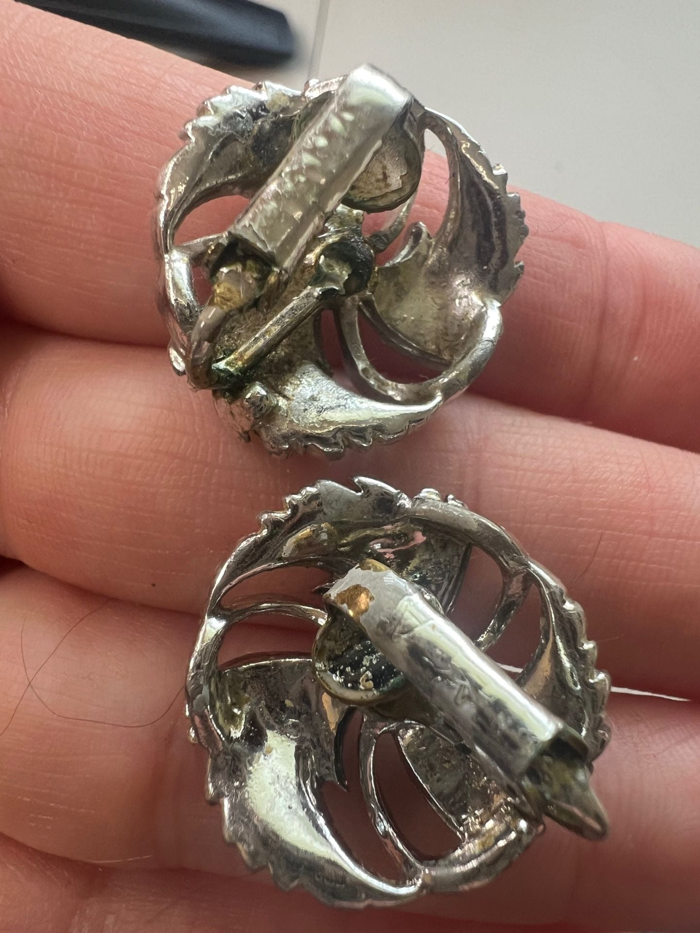 Tara Vintage Silver Tone Swirl Clip Earrings Mid Century Costume Jewelry 7