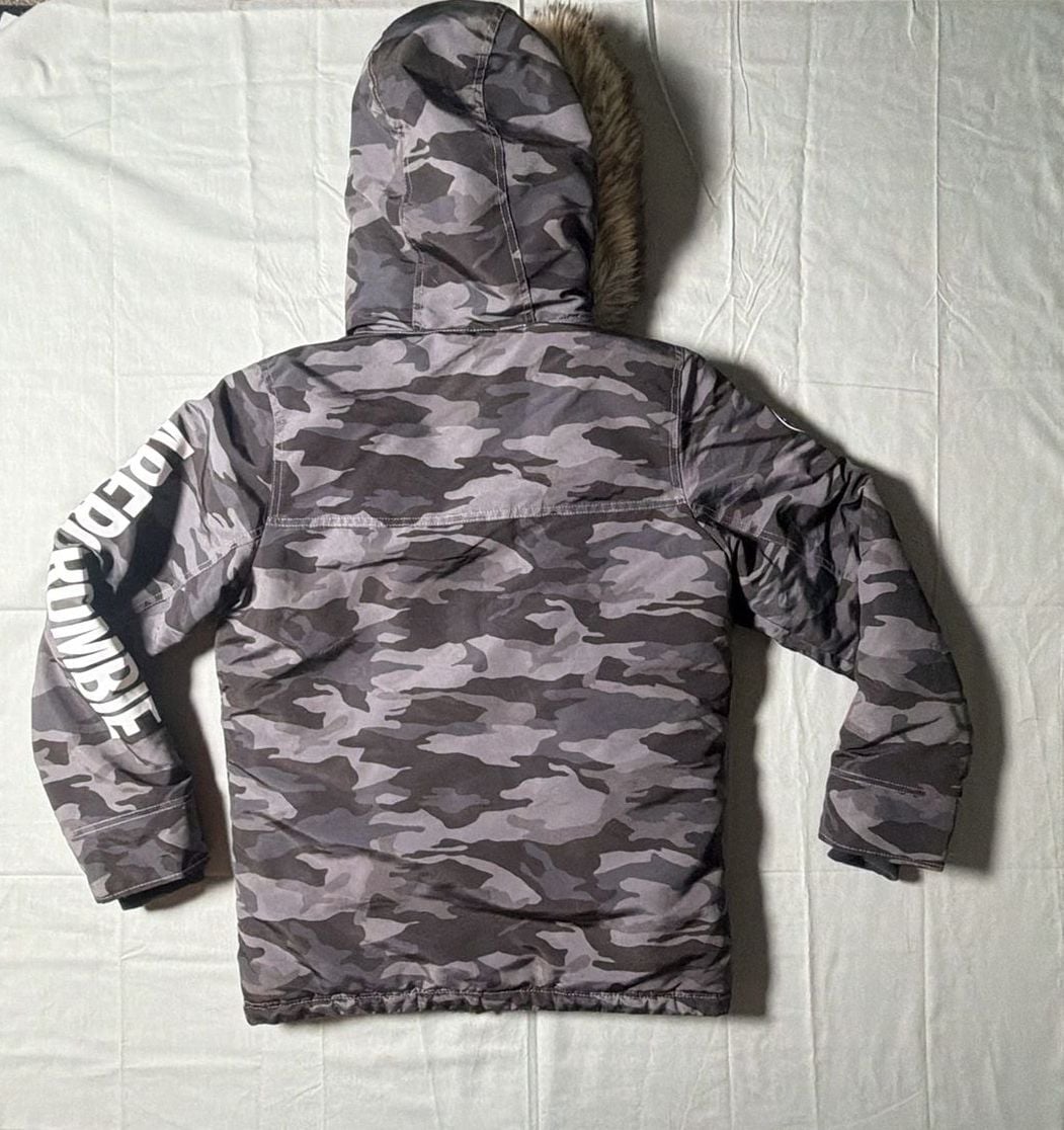 Abercrombie Kids Faux Fur Hooded Camo Jacket Size 13/14 Grey 10