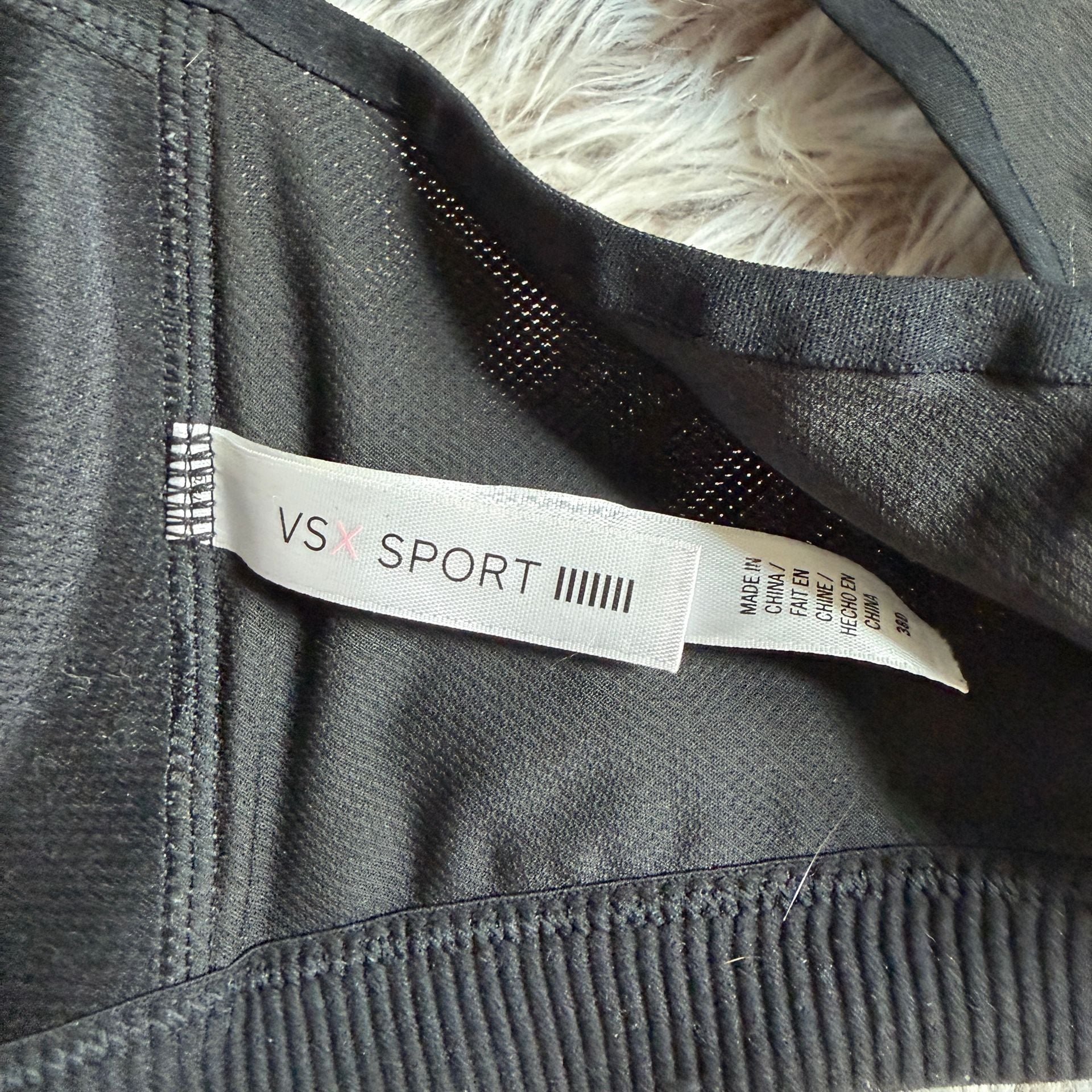 Victoria's Secret VSX Knockout Front-Close Sport Bra 38D 4