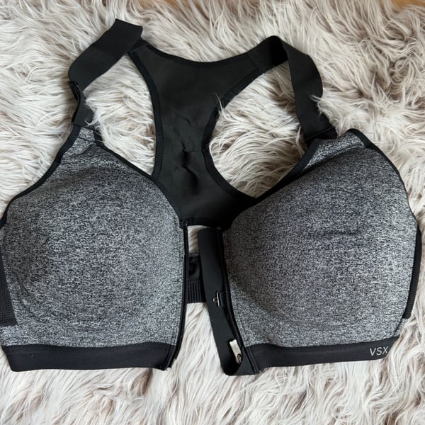 Victoria's Secret VSX Knockout Front-Close Sport Bra 38D