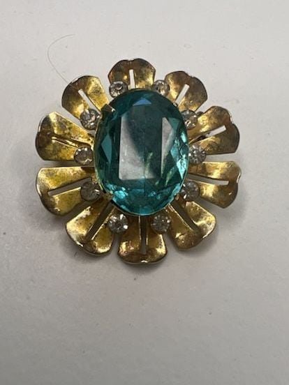 Vintage Gold Tone Floral Brooch with Teal Rhinestone Center 3