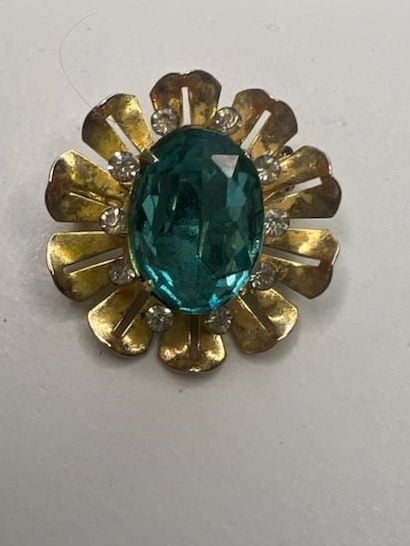 Vintage Gold Tone Floral Brooch with Teal Rhinestone Center 4