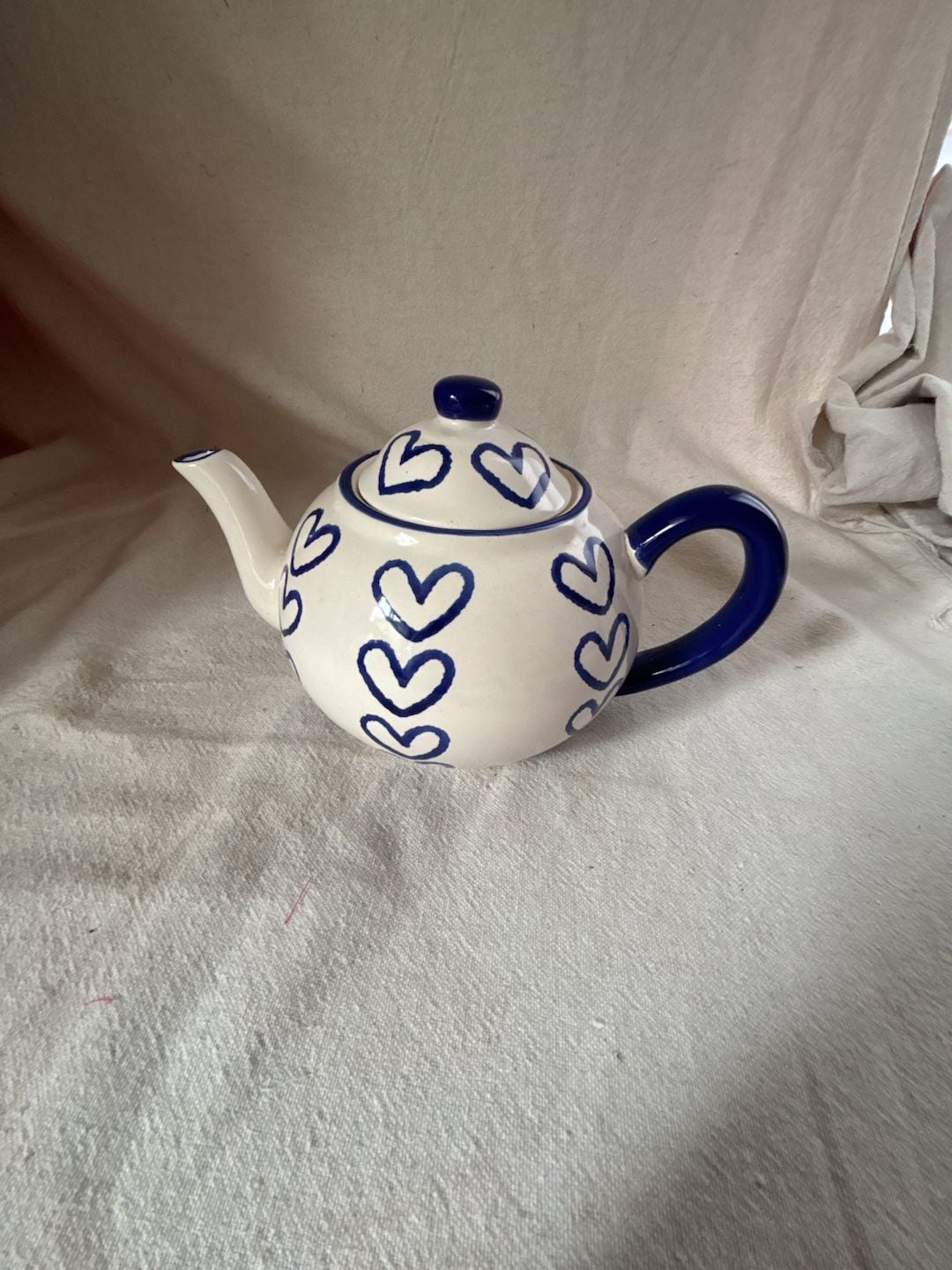 Ceramic two bears pottery Teapot Blue Handpainted Hearts 1