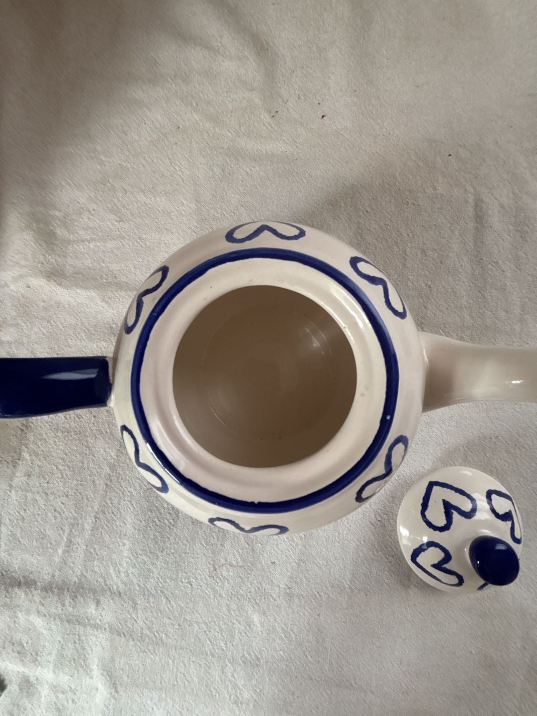 Ceramic two bears pottery Teapot Blue Handpainted Hearts 4