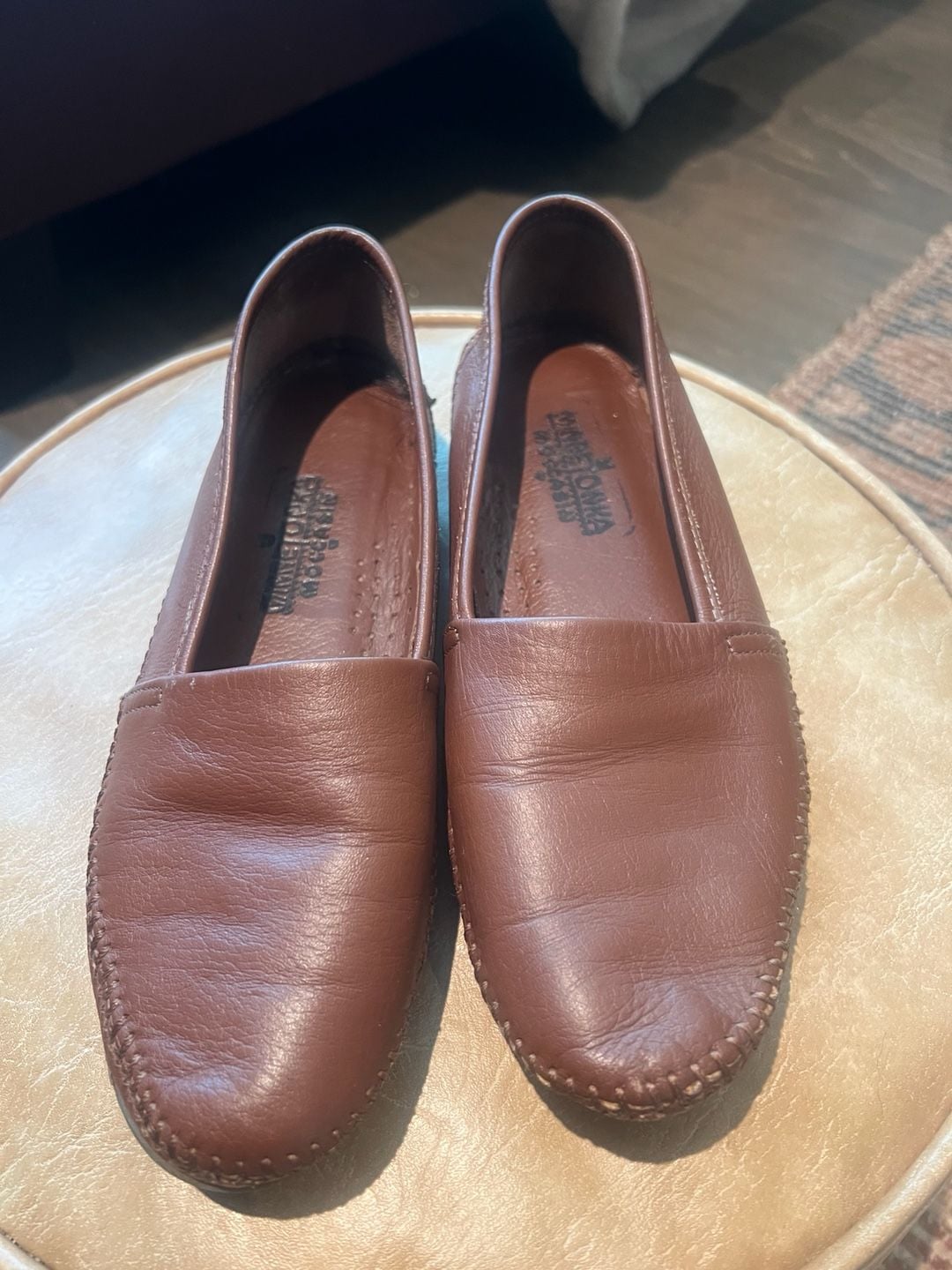 Minnetonka Moccasin Slip On Flats Size 7.5 Brown Leather 9