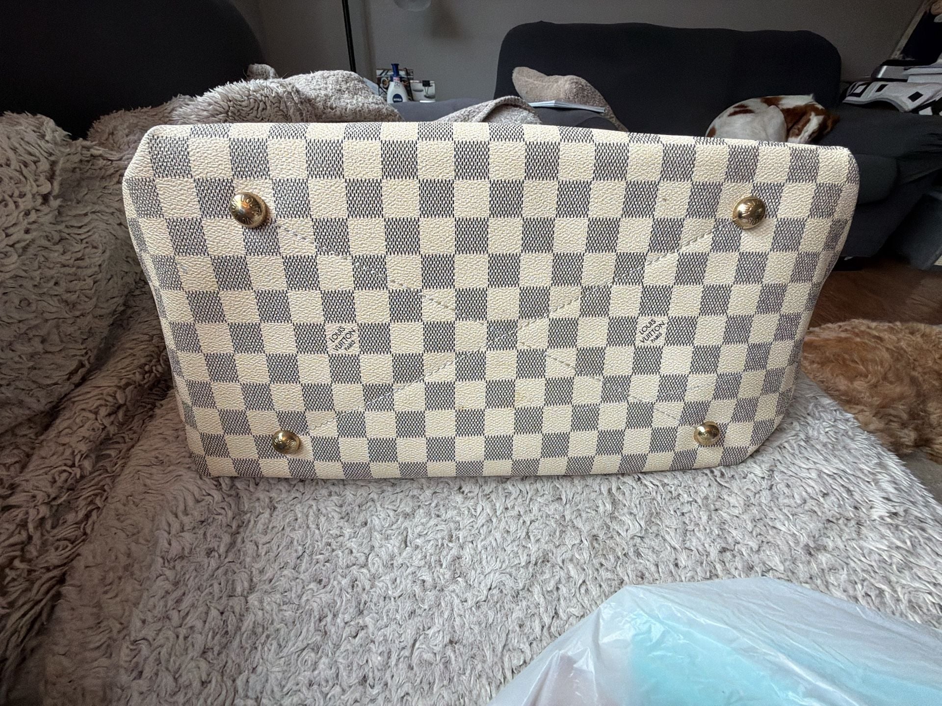 Louis Vuitton Damier Azur Totally MM Rose Ballerine
Comes with LV Dust bag 3